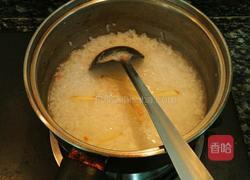鲜虾鸡肉蘑菇粥的做法图解2