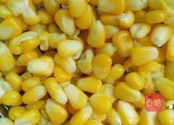 黄瓜玉米炒腊肠的做法图解1