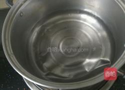 蜂蜜荷包蛋的做法图解1