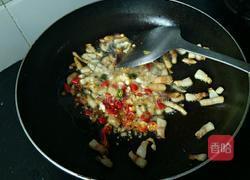 虾皮炒茄条的做法图解5