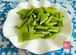 木耳芸豆炒火腿肠的做法图解1