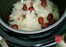 银耳红枣桂圆汤的做法图解4