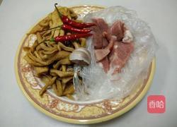 萝卜干炒肉片的做法图解1