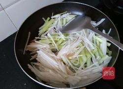 西芹萝卜丝的做法图解3