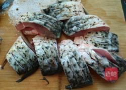 红烧鲤鱼块的做法图解1