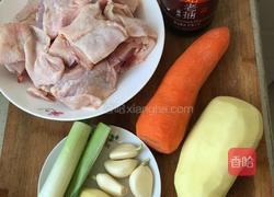 土豆萝卜炖鸡块儿的做法图解2