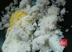 豌豆鸡蛋炒饭的做法图解6