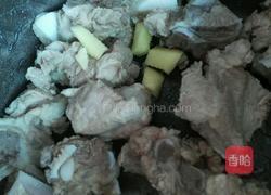 萝卜排骨汤的做法图解3