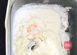 沙拉肉松面包卷的做法图解1