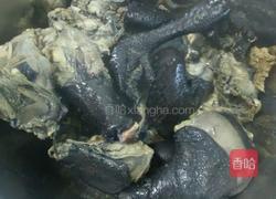 当归黄芪乌鸡汤的做法图解3