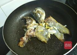 鱼头鱼尾青菜汤的做法图解6