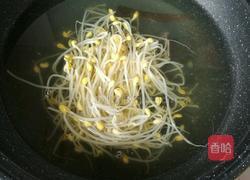凉拌豆芽的做法图解1