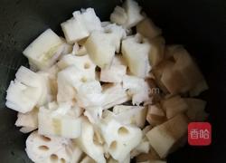 莲藕猪骨汤的做法图解1