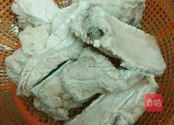 莲藕马蹄排骨汤的做法图解3