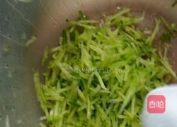 青萝卜丝鸡蛋饼的做法图解2