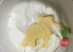 拉花戚风蛋糕的做法图解12