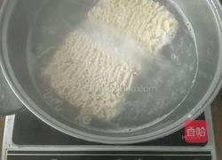 什锦炒方便面的做法图解2