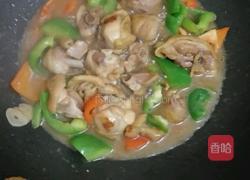 青红辣椒炒鸡腿肉的做法图解6