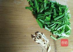 虾仁炒韭菜的做法图解2