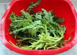 凉拌茼蒿的做法图解1