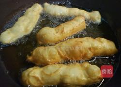 油条的做法图解12