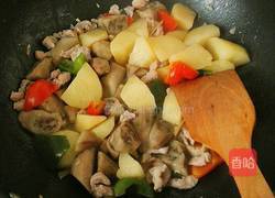 豆酱土豆焖茄子的做法图解10