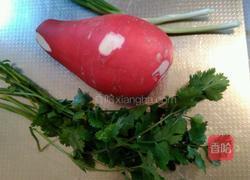 凉拌红萝卜丝的做法图解1