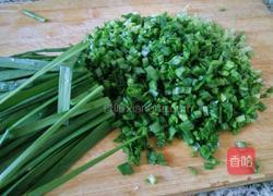 韭菜鸡蛋饺子馅料的做法图解2
