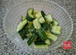 油泼拍黄瓜的做法图解2