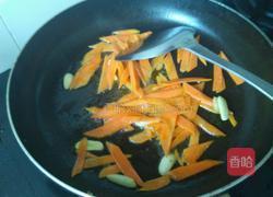 胡萝卜西芹炒香菇的做法图解3