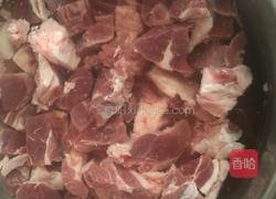 羊肉炖萝卜的做法图解2