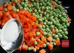 豌豆米炒肉丁的做法图解14