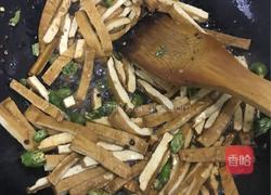 蒜苗炒香干的做法图解4