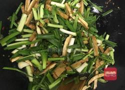 蒜苗炒香干的做法图解5
