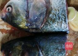 砂锅鱼头豆腐的做法图解1