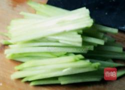 胡萝卜炒佛手瓜的做法图解4