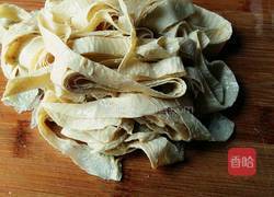 菠菜拌油豆皮的做法图解2