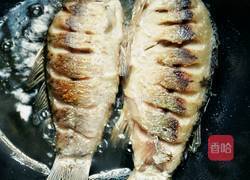 鲫鱼豆芽汤的做法图解8