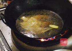 奶汤鲫鱼的做法图解3