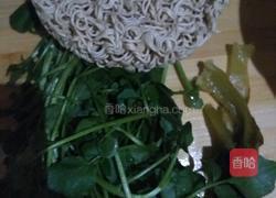 青菜鸡肉汤面的做法图解1