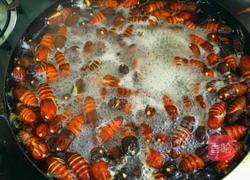 干煸蚕蛹的做法图解2