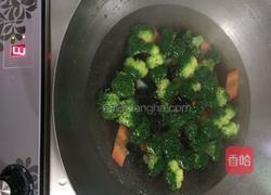 清炒西兰花的做法图解1