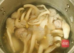 袖珍菇豆腐肉丸汤的做法图解4