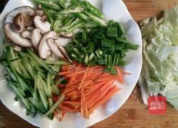 什锦鸡蛋炒面的做法图解2