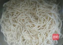 什锦鸡蛋炒面的做法图解3