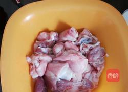 猪蹄莲藕汤的做法图解1