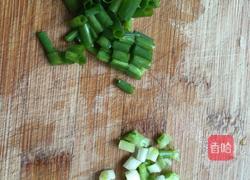 鸡胸肉炒黄花菜的做法图解3