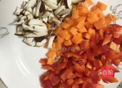 肉末青豆的做法图解1