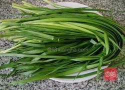 韭菜鸡蛋虾皮饺子的做法图解1