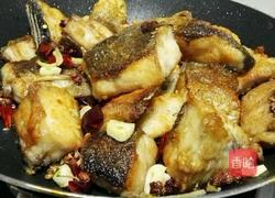 干煸椒盐鱼块的做法图解10